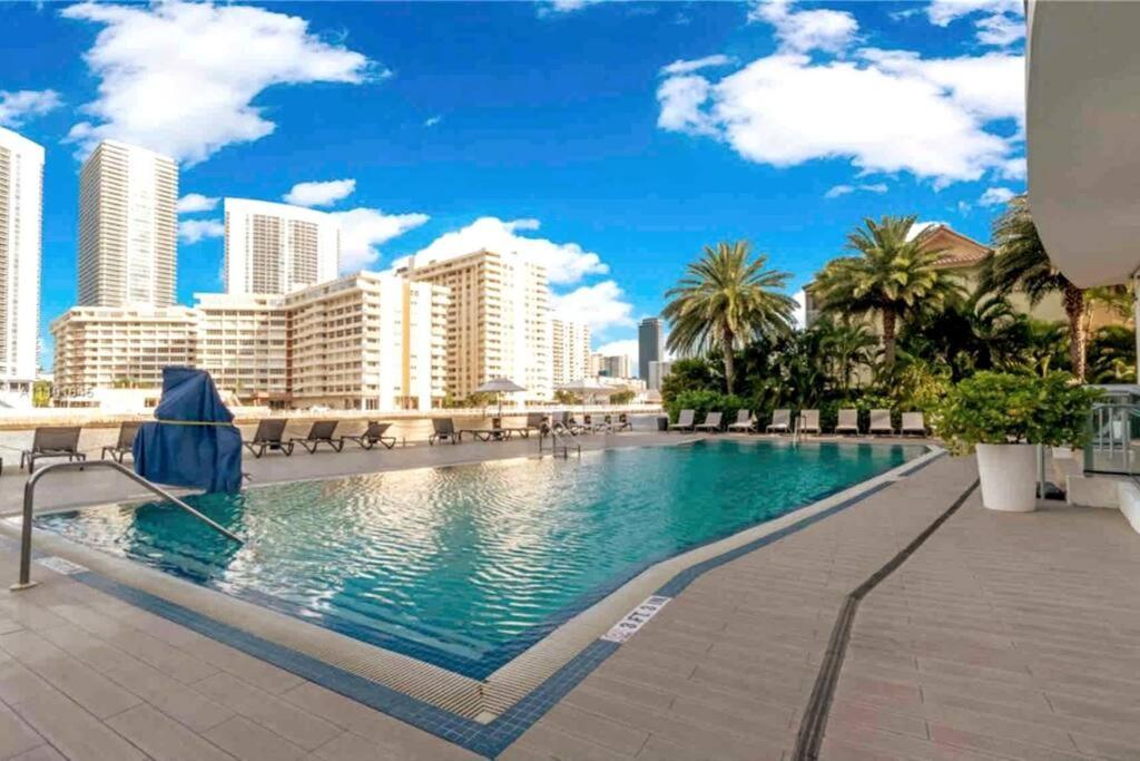 Beachwalk 1B 1B Incredible View Apartment 14 A Plaja Hallandale Exterior foto