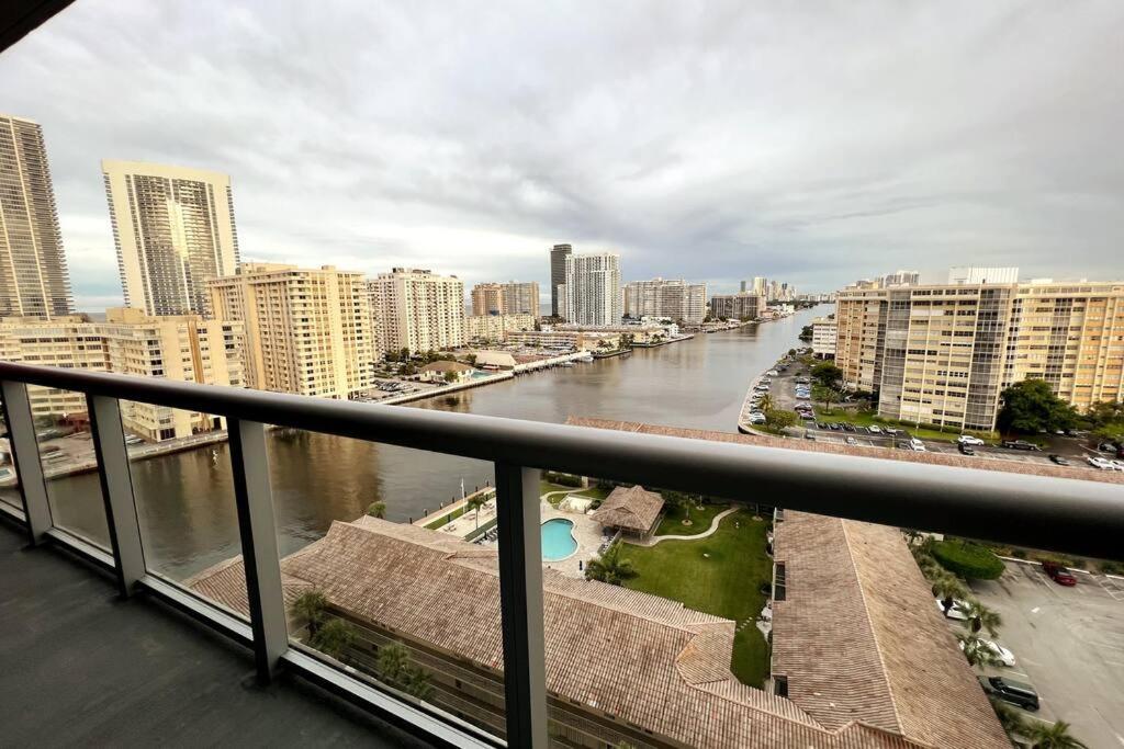 Beachwalk 1B 1B Incredible View Apartment 14 A Plaja Hallandale Exterior foto